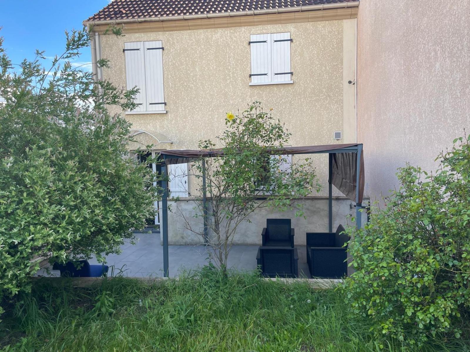 Maison De Caractere A Ballainvilliers Екстериор снимка